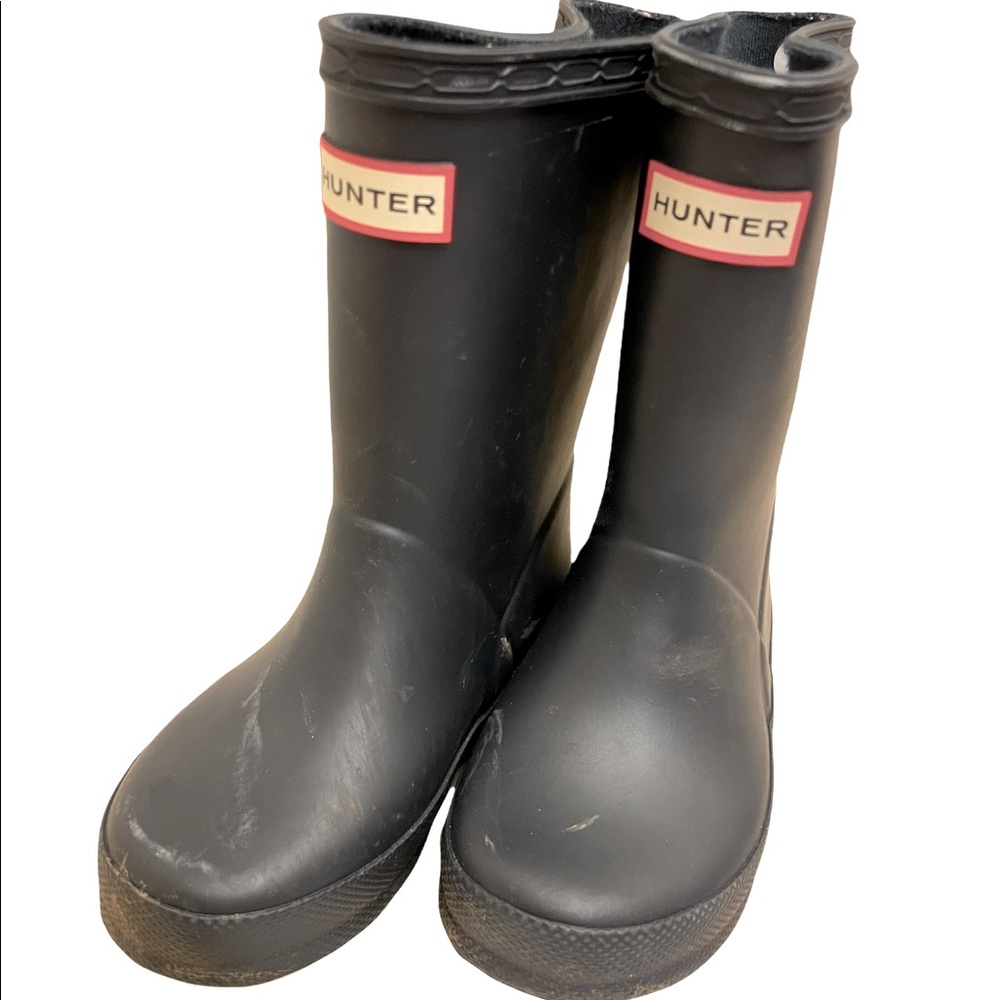Hunter Kids Boots Navy size 8 on bottom